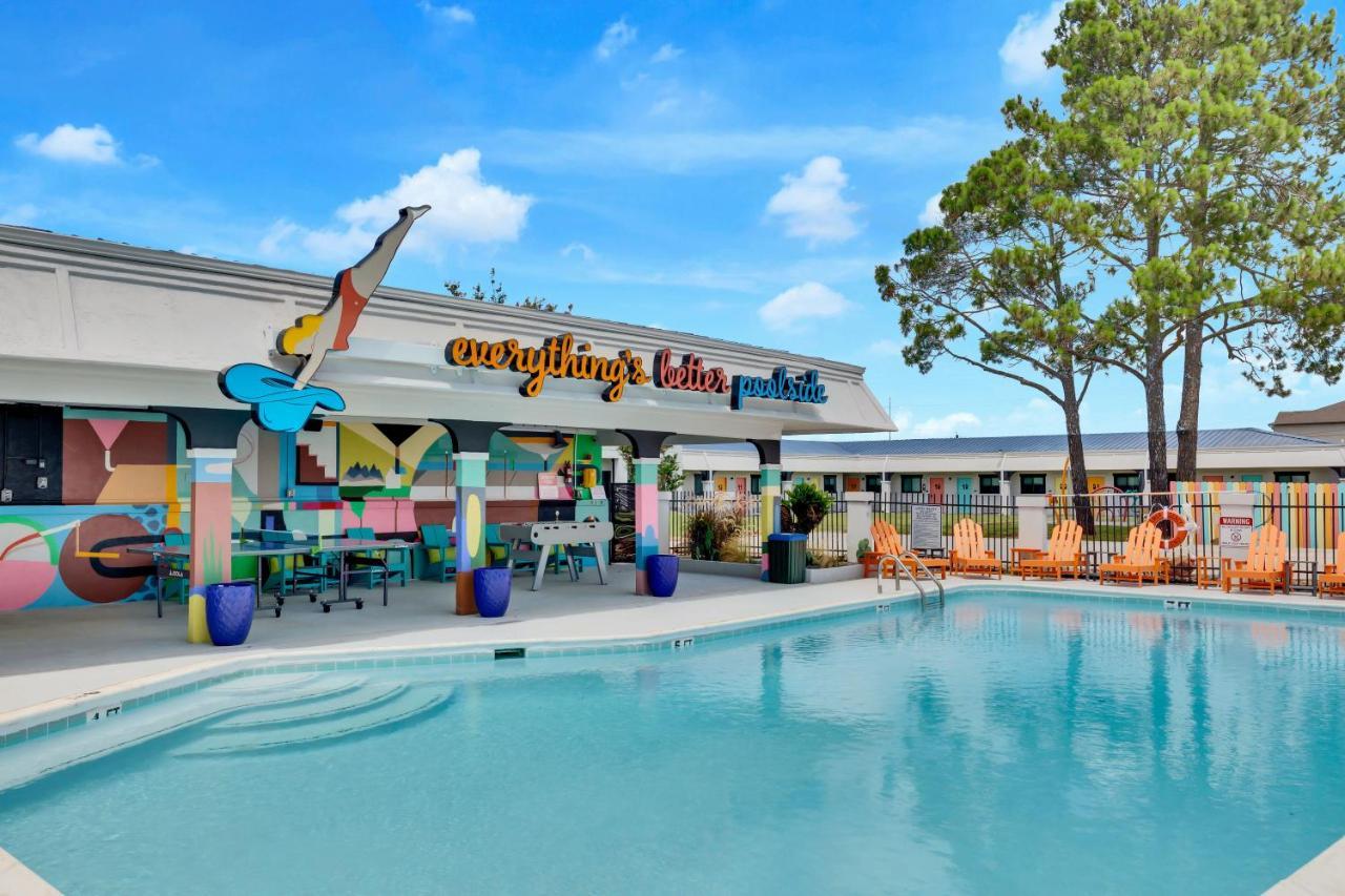 Hotel Mccoy - Art, Libations, Pool Society College Station Exteriér fotografie