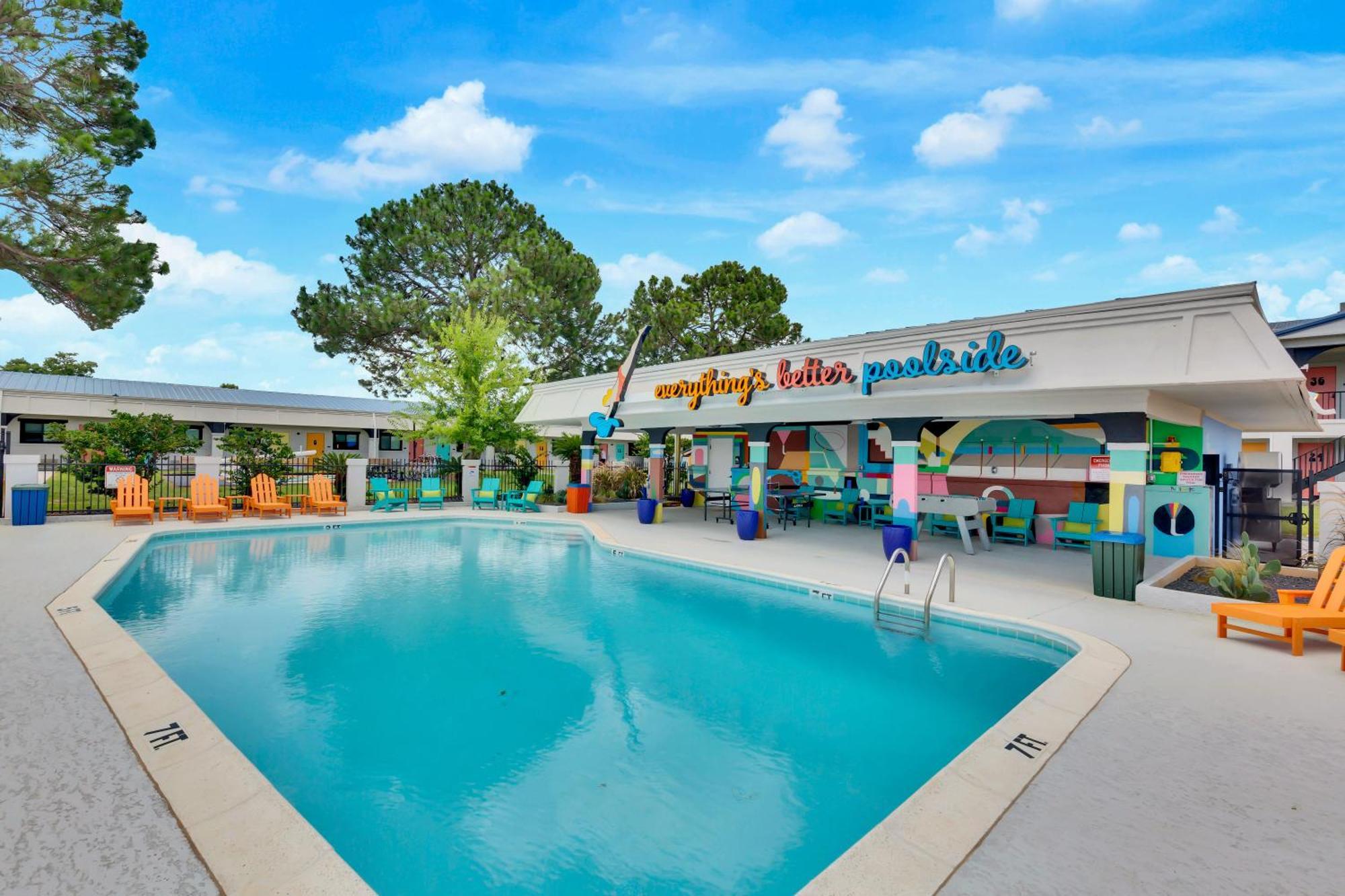 Hotel Mccoy - Art, Libations, Pool Society College Station Exteriér fotografie
